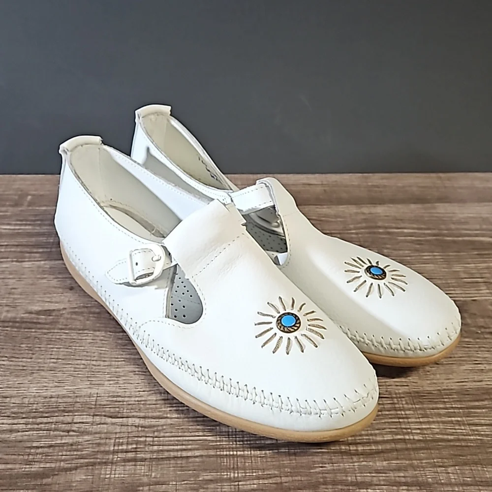 MINNETONKA MOCCASINS - Picture 1 of 3